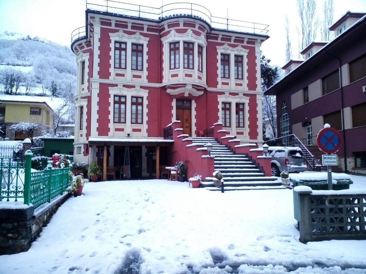 Hotel Restaurante Parador De Felechosa Exterior foto